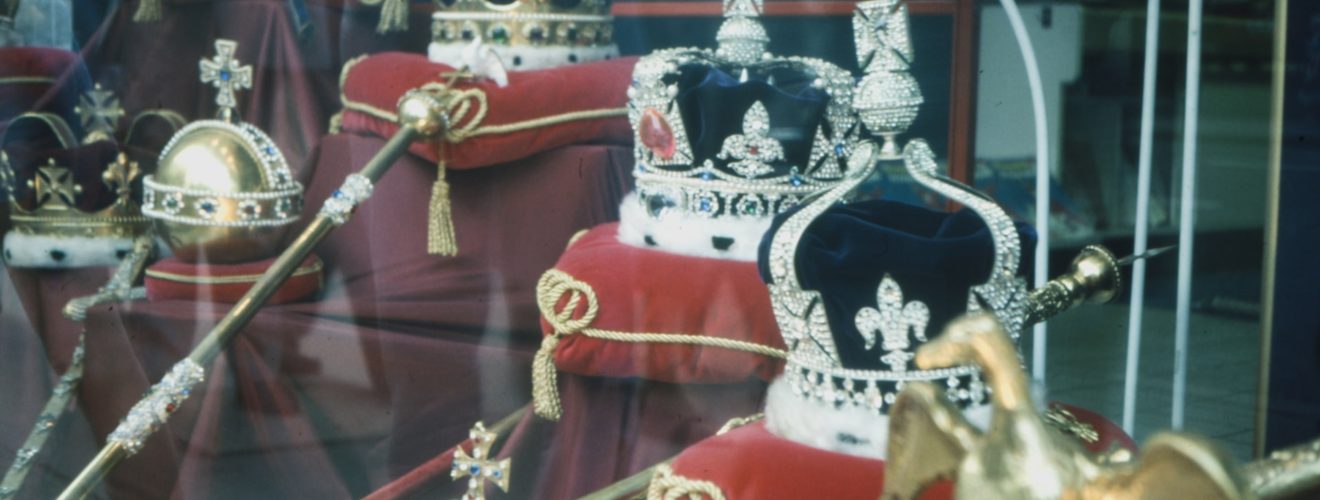 Ano ang Monarkiya: Ang Kahulugan at Halimbawa nito 1