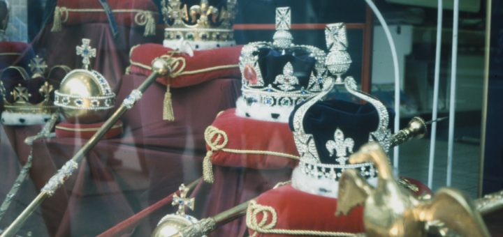 Ano ang Monarkiya: Ang Kahulugan at Halimbawa nito 1